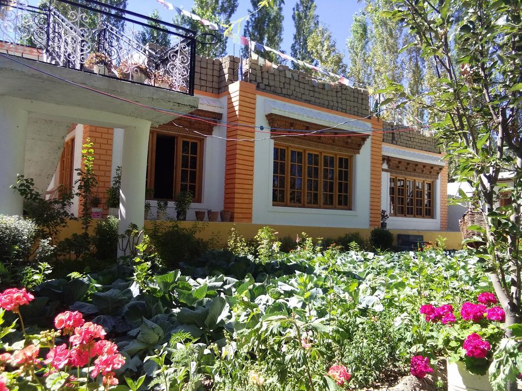 Galaxy Guest House Hundar Exterior foto